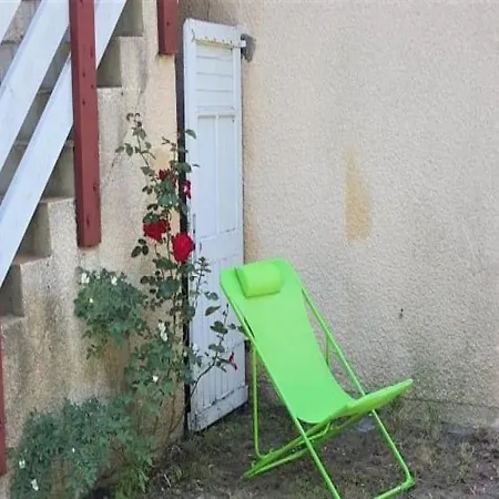 Appartement T2 , 4 Couchages, Avec Terrasse Et Jardinet *
